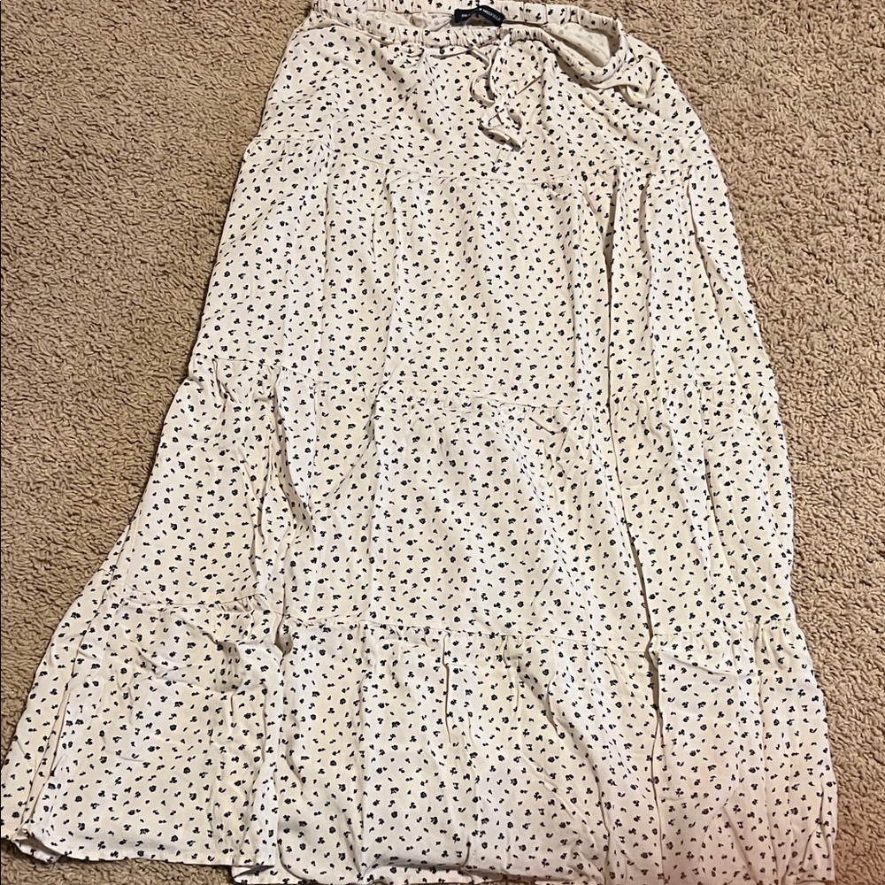 Brandy Melville Cream flowered maxi skirt